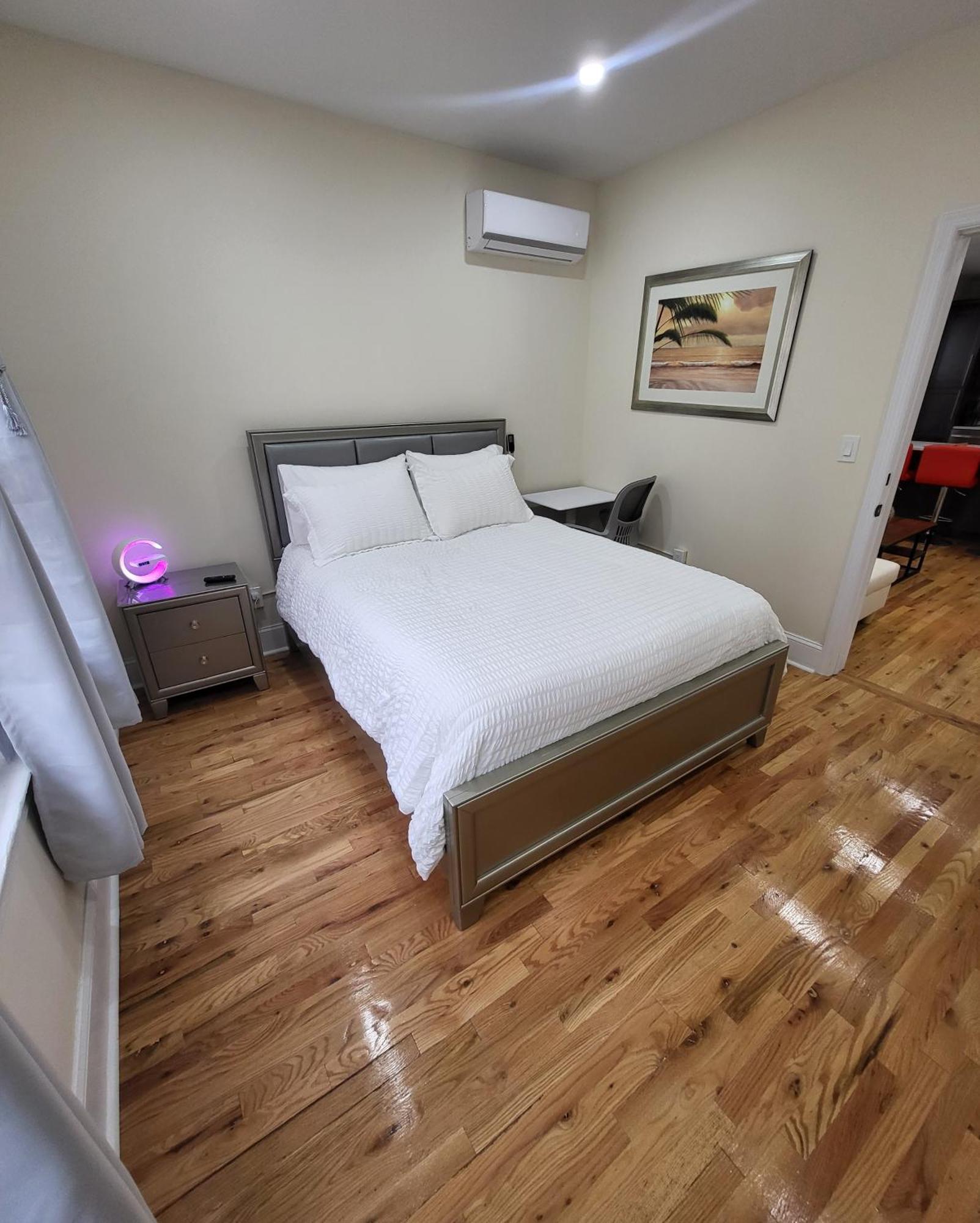 Апартаменти Ooohlala! 2 Beds And 2 Full Baths W/Free Parking Ньюарк Екстер'єр фото