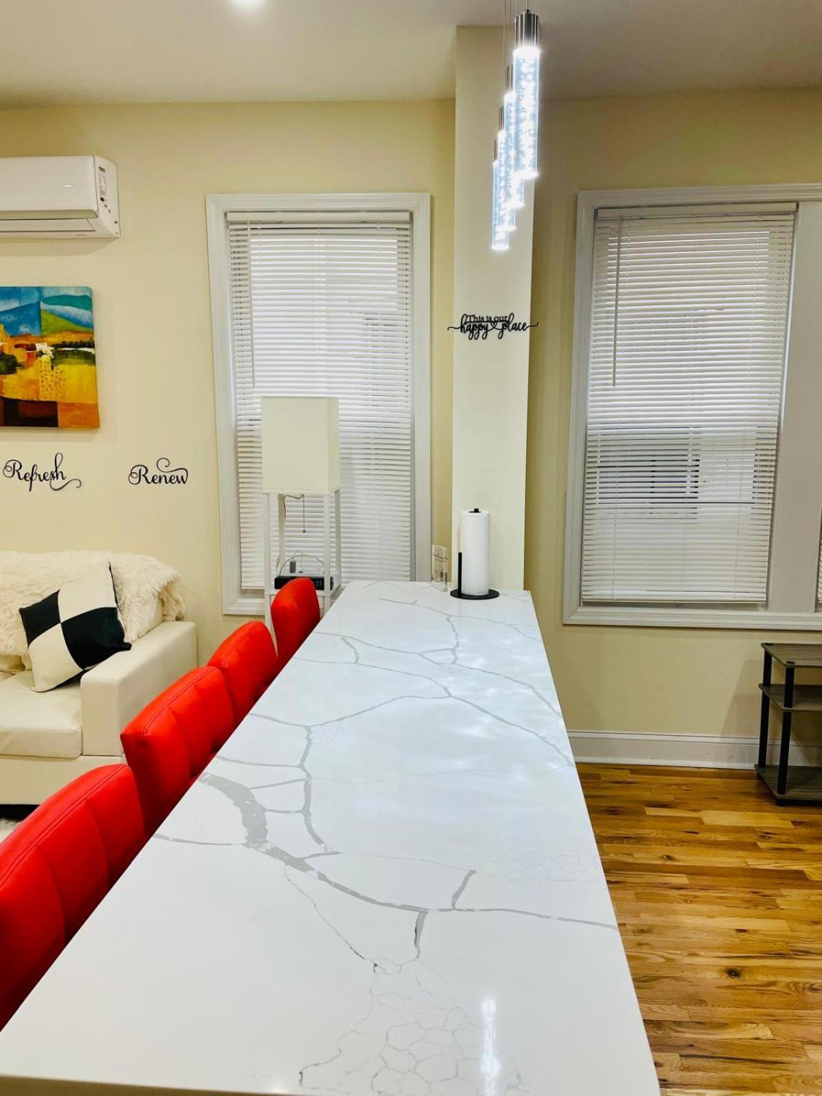 Апартаменти Ooohlala! 2 Beds And 2 Full Baths W/Free Parking Ньюарк Екстер'єр фото